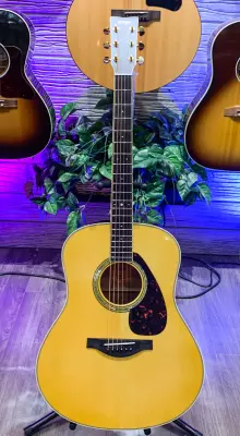 Yamaha - A.R.E. Dreadnought Acoustic/Electric Guitar 2